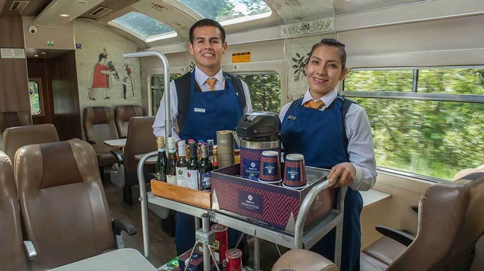 servicio-bordo-tren-perurail-expedition-economico servicio-bordo-tren-perurail-expedition-economico